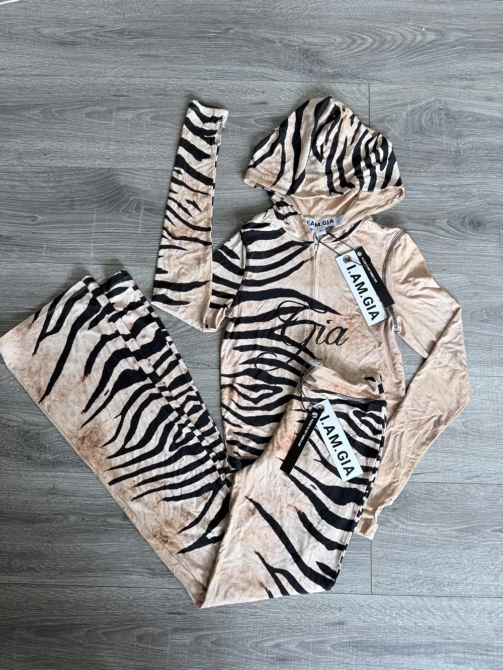 BLARE SET - Picture 3 of 4